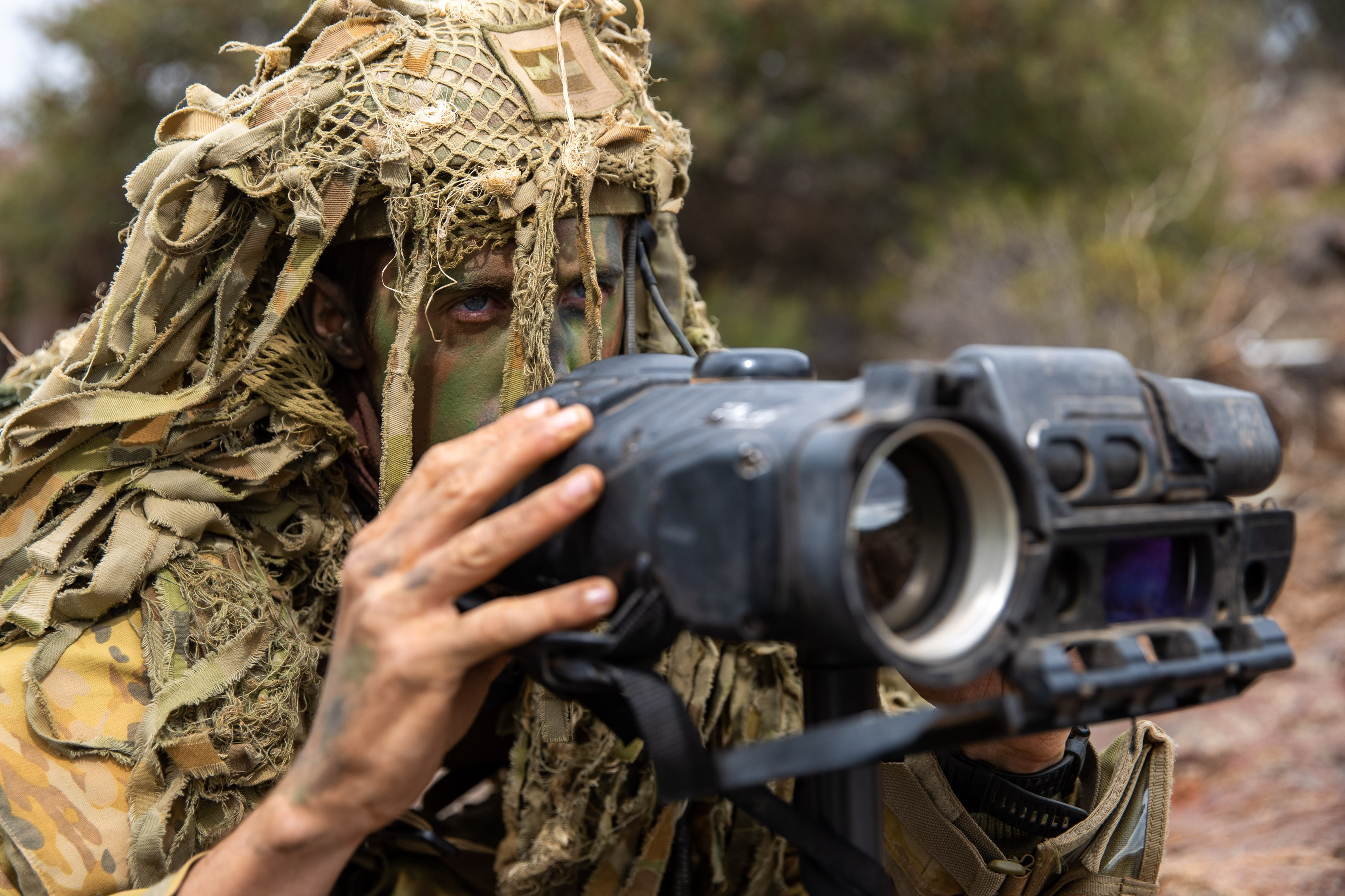 Observer using long-range thermal imager