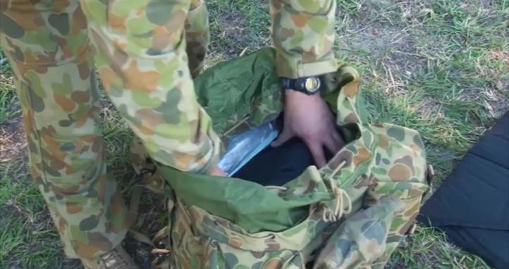 australian army backpack