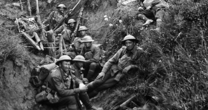 Members of the 6th Battalion resting in an old trench during the Australian advance towards Lihons.