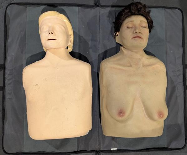 Appearance of the in-service manikin (L) to the same model enhanced with gender characteristics (R)
