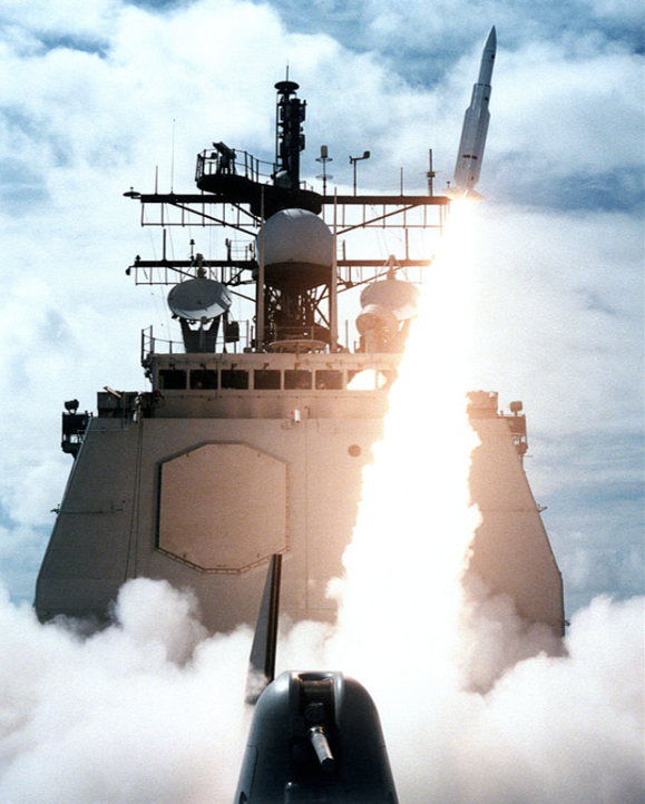 USS Vincennes launching SM-2MR in 1987